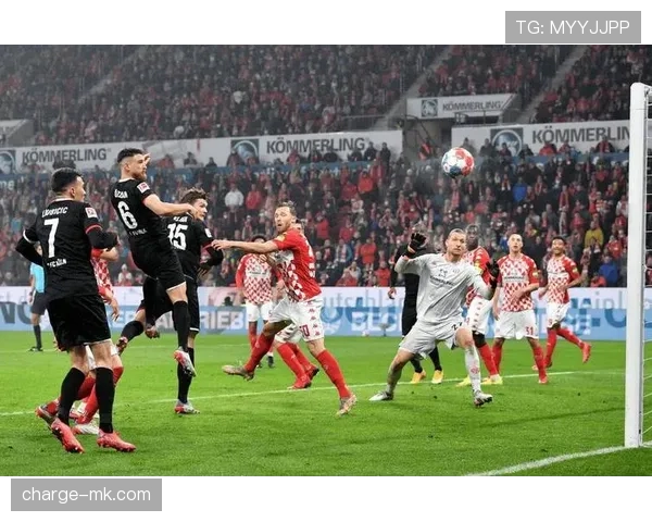 法兰克福阵容深度解析:战术革新与球员潜力引爆新赛季期待 法兰克福阵容深度解析:战术革新与球员潜力引爆新赛季期待