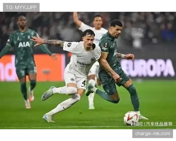 伯恩利关键战表现抢眼,状态回暖引关注 伯恩利关键战表现抢眼,状态回暖引关注