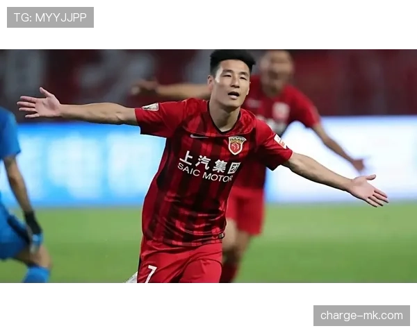 中超顶级射手持续领跑射手榜,助力球队冲击赛季冠军荣耀 中超顶级射手持续领跑射手榜,助力球队冲击赛季冠军荣耀